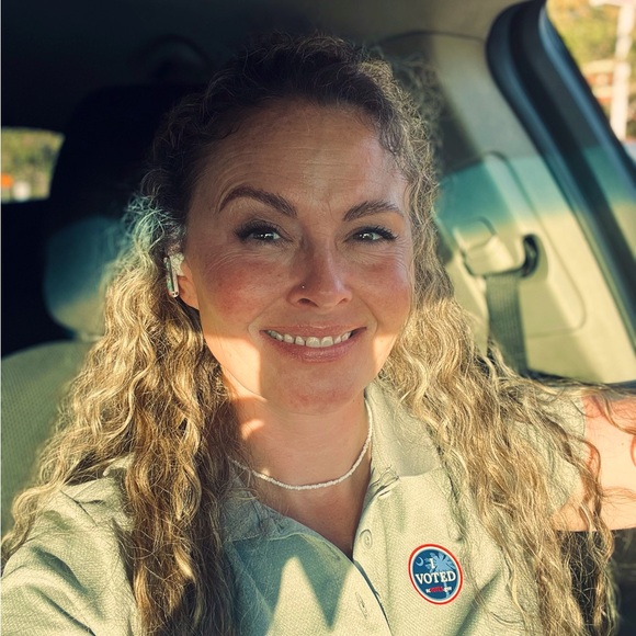 Meet your Posher, Jen - Picture 1 of 1